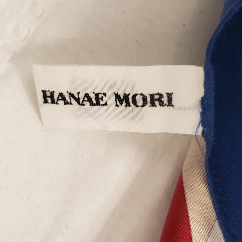 Hanae Mori‎ 100 % Silk Scarf Made In Japen